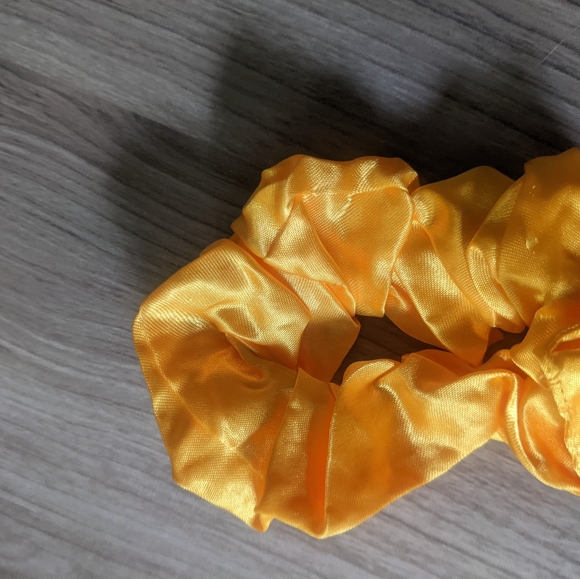 Golden mustard scrunchie set! - Picture 2 of 6